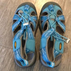 Keen river shoes/water sandals